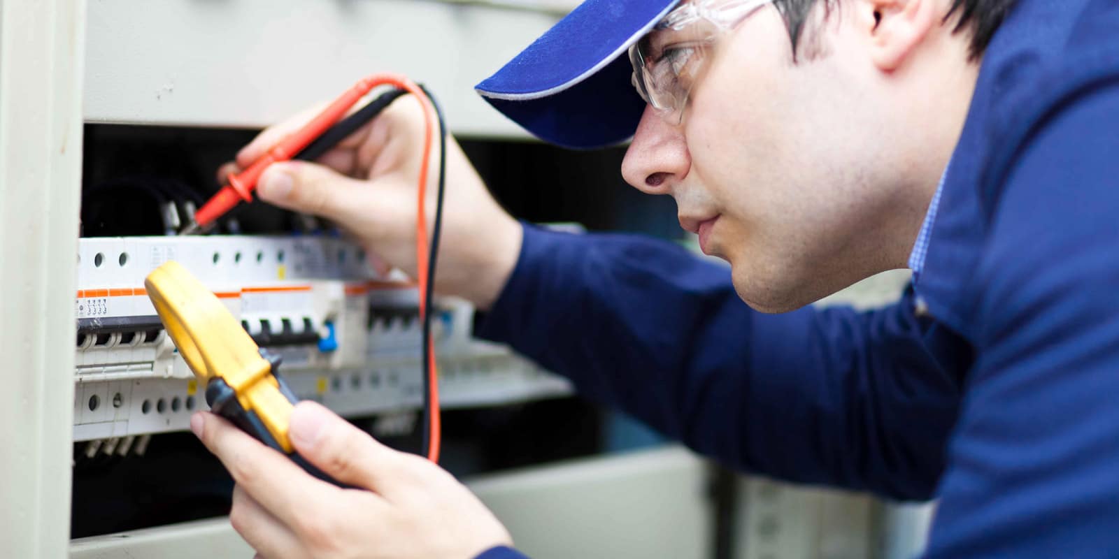 Industrial Surge Protection and Its Role in Electrical Maintenance ZeroDT